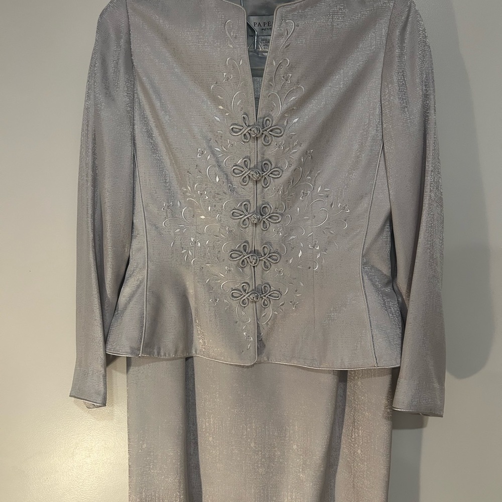 Papéll 100% Silk Skirt Suit | Size 4P | Elegant Grey/Silver